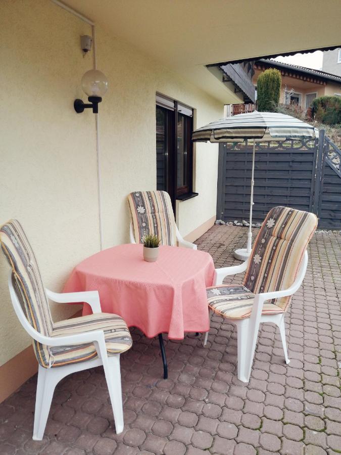 Ebenerdige Mit Grosser Terrasse In Der Naehe Des Waldes, Zum Wohlfuehlen Appartement