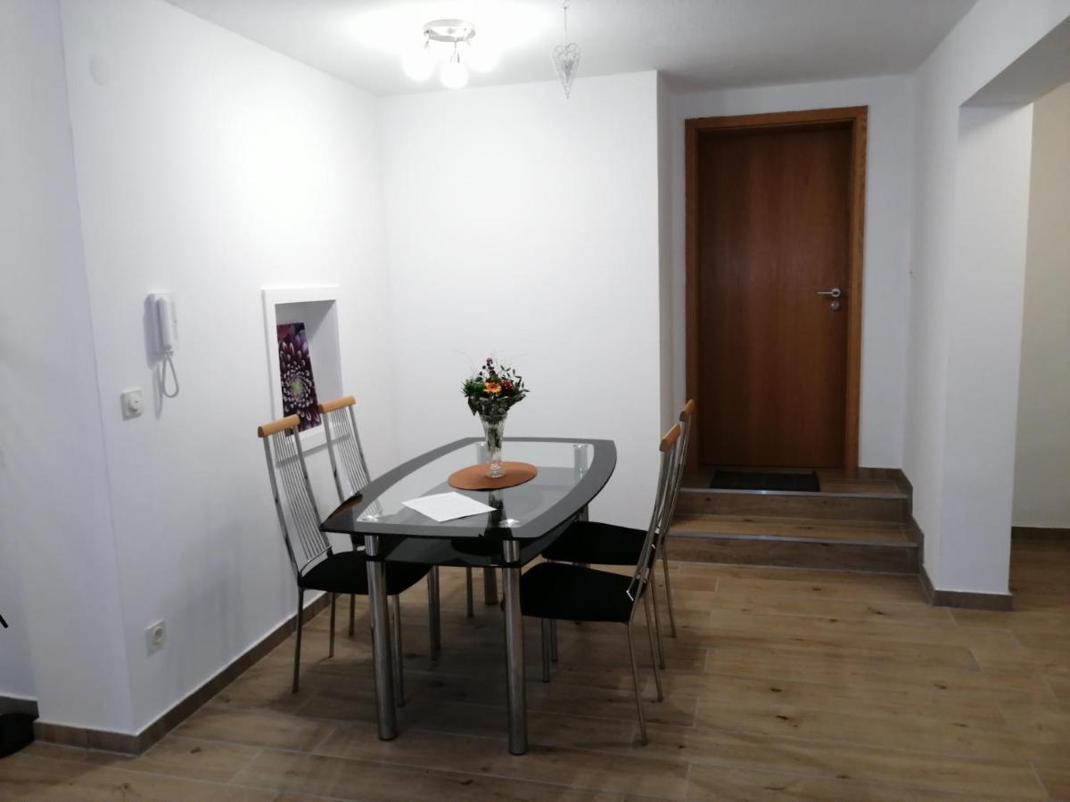Ebenerdige Mit Grosser Terrasse In Der Naehe Des Waldes, Zum Wohlfuehlen Appartement
